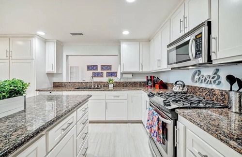 Olde Carlsbad Casa | Carlsbad Oceanview Luxury Home w/ Private Pool, Spa, Outdoor Kitchen & Grill