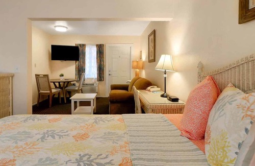 St. Pete Beach Hotel | Carlton House Motel