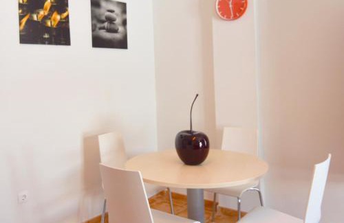 Vélez de Benaudalla Apartamento | Carmín-Piscina y garaje