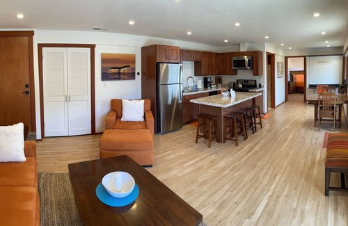Northeast Carmel Casa | Carmel Big Sur-Style Guest House with Hot Tub, bank of windows, decks & VIEWS!