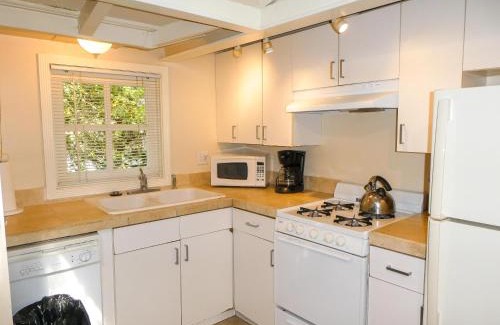 Northwest Carmel Casa | Carmel Dolores Cottages