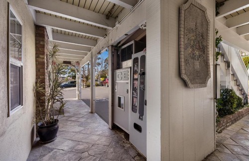 Northeast Carmel Hotel | Carmel Inn & Suites