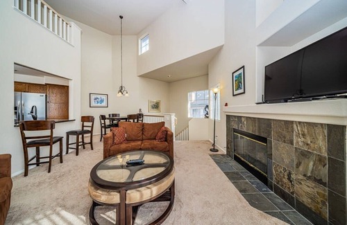 Carmel Mountain Ranch Condominio | Carmel Mountain Condo- Pool and Panoramic Views!
