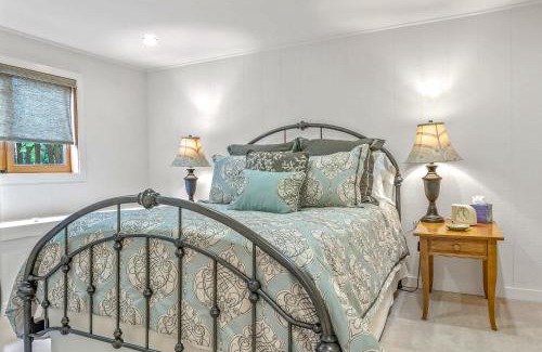 Northeast Carmel Casa | Carmel Romantic Escape for 2