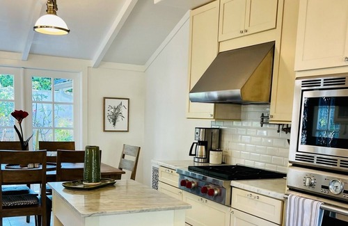 Monterey Cabaña | Carmel Valley 2-bedroom cottage - near wineries, beach, hiking