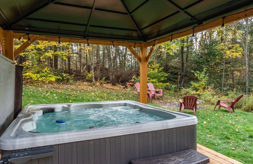 Lac-Superieur Chalet De Esquí | Carmen: waterfront chalet w/ spa & sauna
