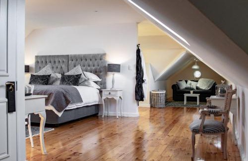 Mowbray Casa | Carmichael House Boutique Hotel