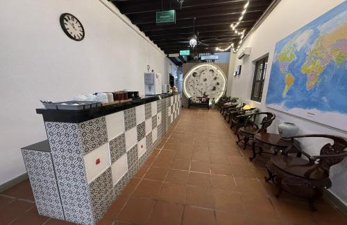 Downtown George Town Hotel | Carnarvon Heritage Lodge