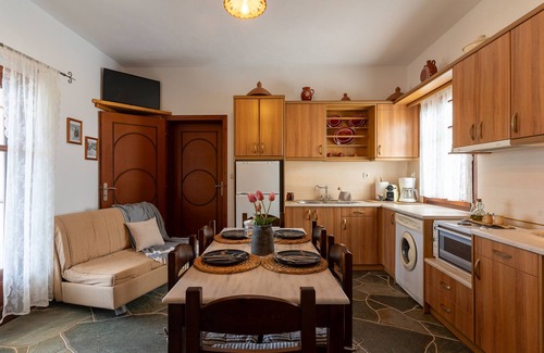 Platis Gialos Apartamento | Carnation Rose Family Apartment in Sifnos