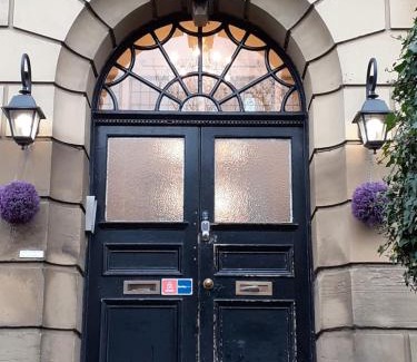 Swinton Apartamento | Carnegie Library: Shakespeare Apartment 3 Bedroom