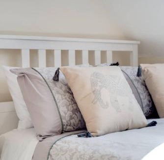 Swinton Apartamento | Carnegie Library: Shakespeare Apartment 3 Bedroom