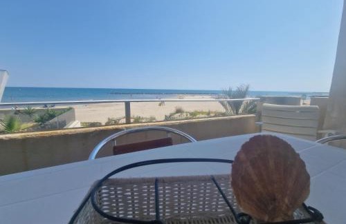 Carnon-Plage Apartamento | CARNON PLAGE évasion en bord de mer les pieds dans le sable Logement T4 pour 6 pers Terrasse vue mer Parking privé gratuit Accueil personnalisé