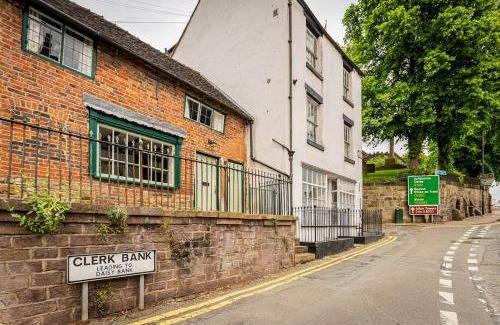 Leek Casa | Carol's Cottage