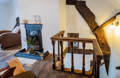 Leek Casa | Carol's Cottage