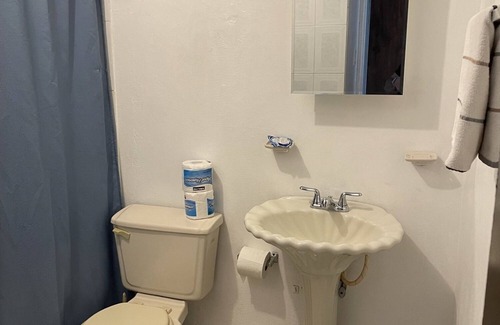 Trujillo Bajo Apartamento | Carolina Studio close drive anywhere, no cleaning fee