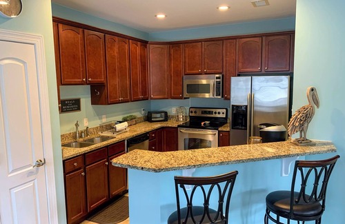 Yaupon Beach Condominio | ~Carolina Tides~ Ocean View, Pier, Pool, Steps to the Beach and Restaurants!