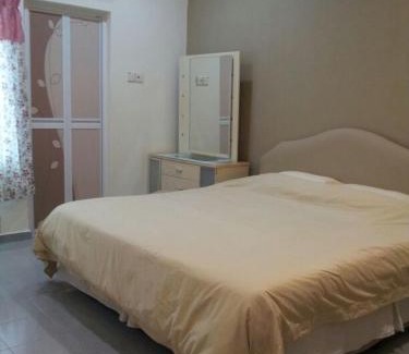 Tanjong Bidara Casa | Carols Guesthouse near Jonker and Satay Celup