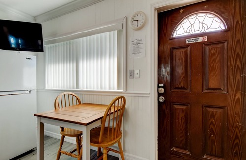 Sunset Reef Apartamento | 🎈Carousel Suites #2-Studio in Redington Shores - The Perfect Getaway!