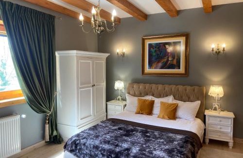 Bran Casa | Carpathian Log Home