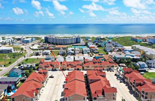 Port Aransas Casa | Carpe Beach Bum AvantStay Resort PoolBy Beach
