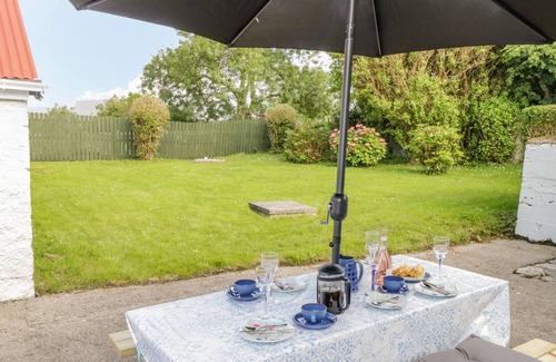 Ballinful Cabaña | CARPENTER’S COTTAGE, family friendly in Grange, County Sligo