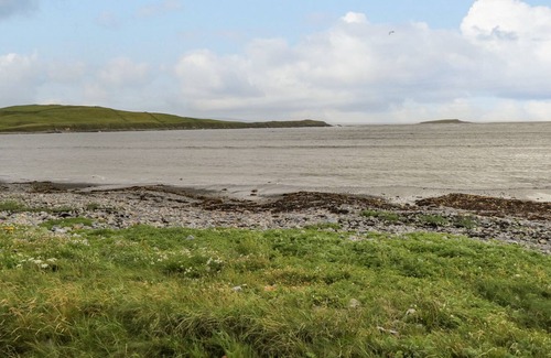 Ballinful Cabaña | CARPENTER’S COTTAGE, family friendly in Grange, County Sligo