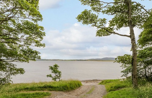 Ballinful Cabaña | CARPENTER’S COTTAGE, family friendly in Grange, County Sligo