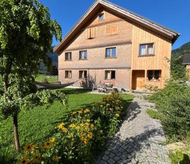 Schnepfau Apartamento | Carpenters House in historic village