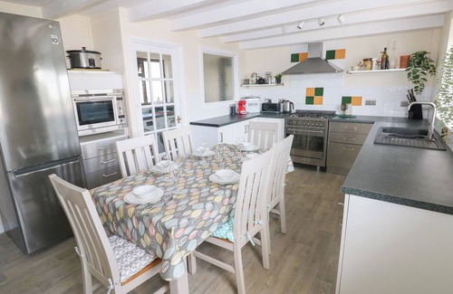 Solva Casa | CARREG DDU, pet friendly, character holiday cottage in Solva