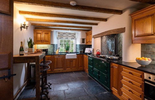 Giggleswick Cabaña | Carrholme Cottage - Rural luxury, sleeps 12 guests in 6 bedrooms