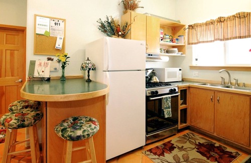 Alyeska Cabina | Carriage House Accommodations
