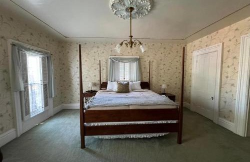 Monroe Cama Y Desayuno | Carriage House Bed and Breakfast