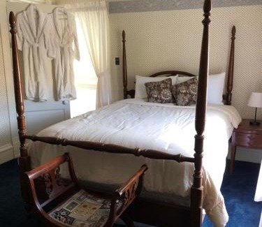 Monroe Cama Y Desayuno | Carriage House Bed and Breakfast