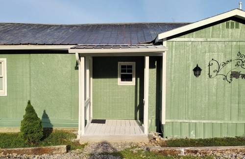 Council Casa | Carriage House nPerfect 2-bedroom house with AC in charming Lebanon.
