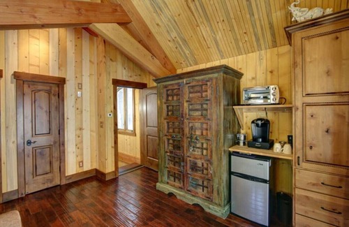 Sundance Cabina | Carriage House Suite sobre el arroyo