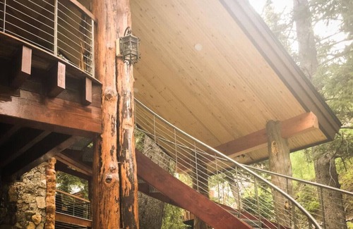 Sundance Cabina | Carriage House Suite sobre el arroyo