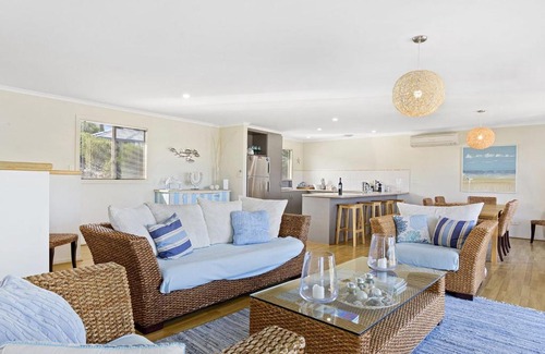 Carrickalinga Casa | Carried Away 9 Dorset Court