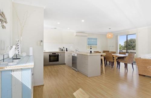 Carrickalinga Casa | Carried Away 9 Dorset Court