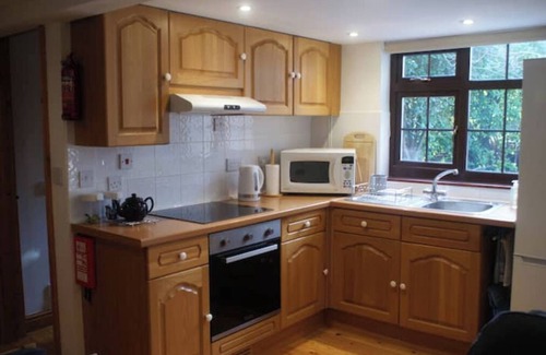 Brighstone Cabaña | Carriers Stable - Country cottage, Great ferry discounts.