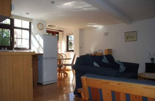 Brighstone Cabaña | Carriers Stable - Country cottage, Great ferry discounts.