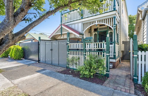 Carrington Casa | Carrington Charm - Vibrant Village - Dog Friendly