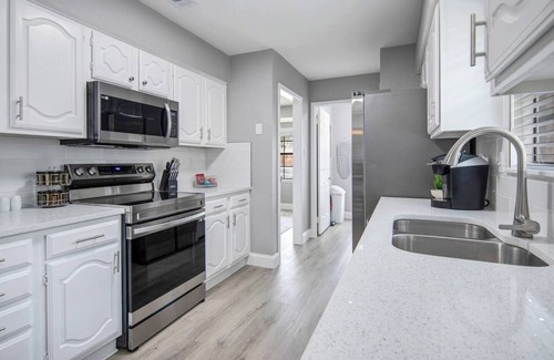 Northeast Carrollton Casa | Carrollton Retreat – Pet-Friendly, Sleeps 8!