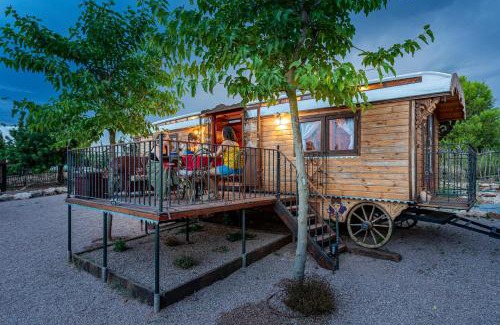 San Jorge Chalet De Esquí | Carromato de Circo - Tierra de Arte