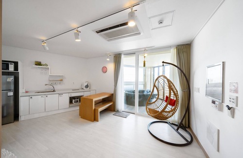 Gyeongju Casa | Carrot Ryokan Poolvilla
