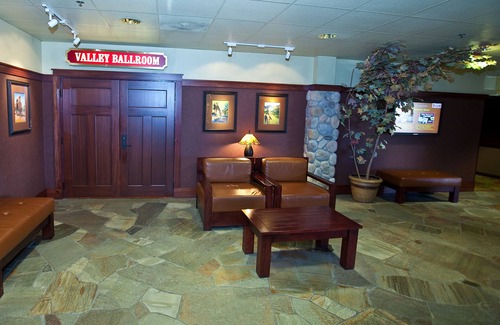 Minden Hotel | Carson Valley Motor Lodge & Suites
