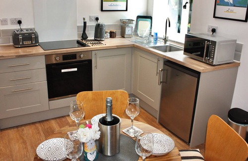 Long Melford Casa | Cart Lodge With Lovely Garden Views