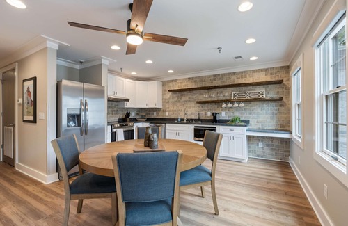 Franklin Condominio | Carters Court Serene Suite