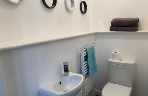 Dunfermline Apartamento | Carvetii - Edward House B - 2 Dbl bed 1st floor flat