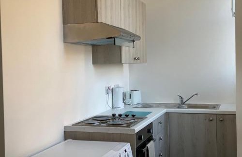 Dunfermline Apartamento | Carvetii - Edward House B - 2 Dbl bed 1st floor flat