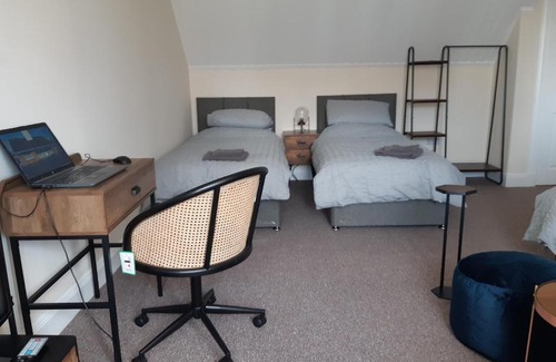 Glenrothes Apartamento | Carvetii - Laurel House - 2 bed House sleeps up to 8